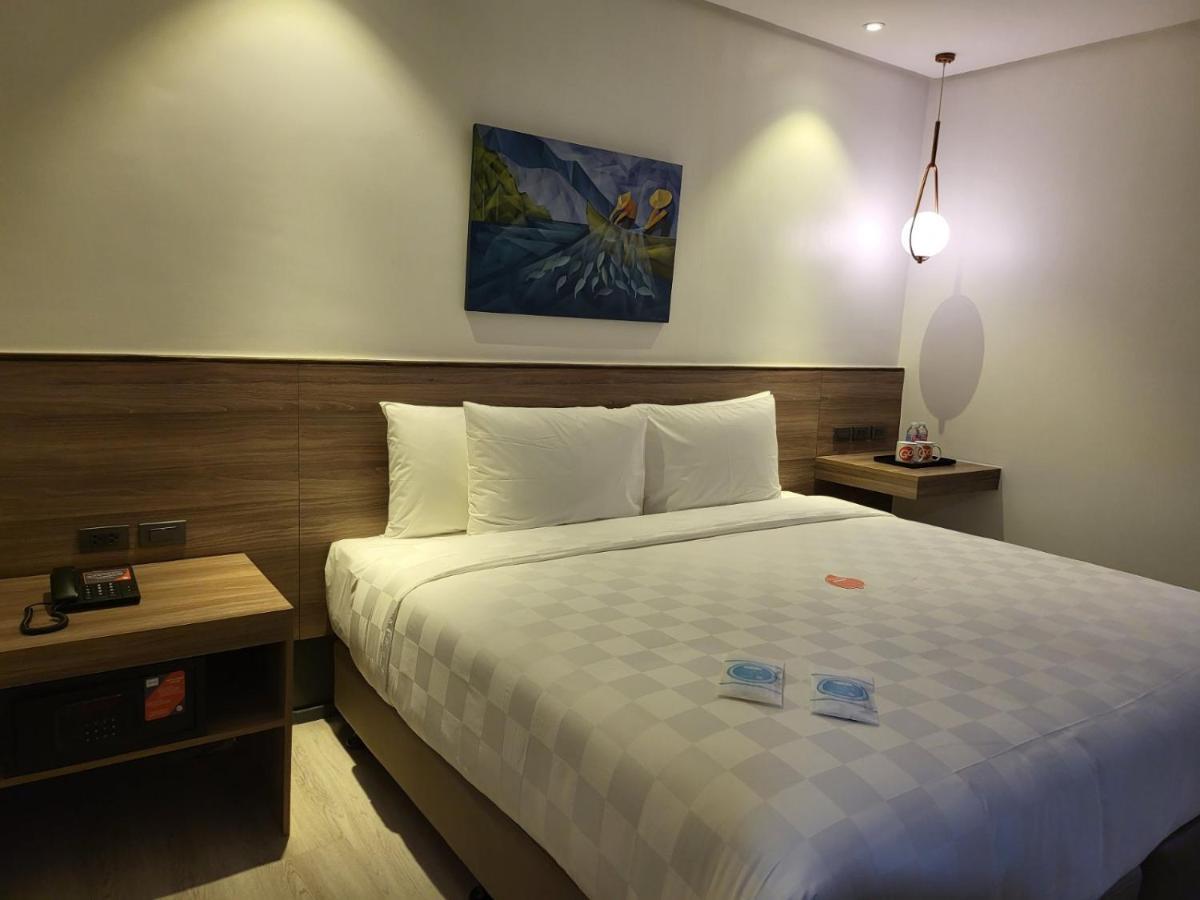 Go Hotels Plus Tuguegarao Bagian luar foto