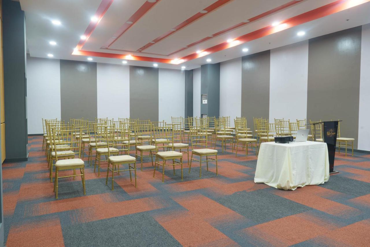 Go Hotels Plus Tuguegarao Bagian luar foto