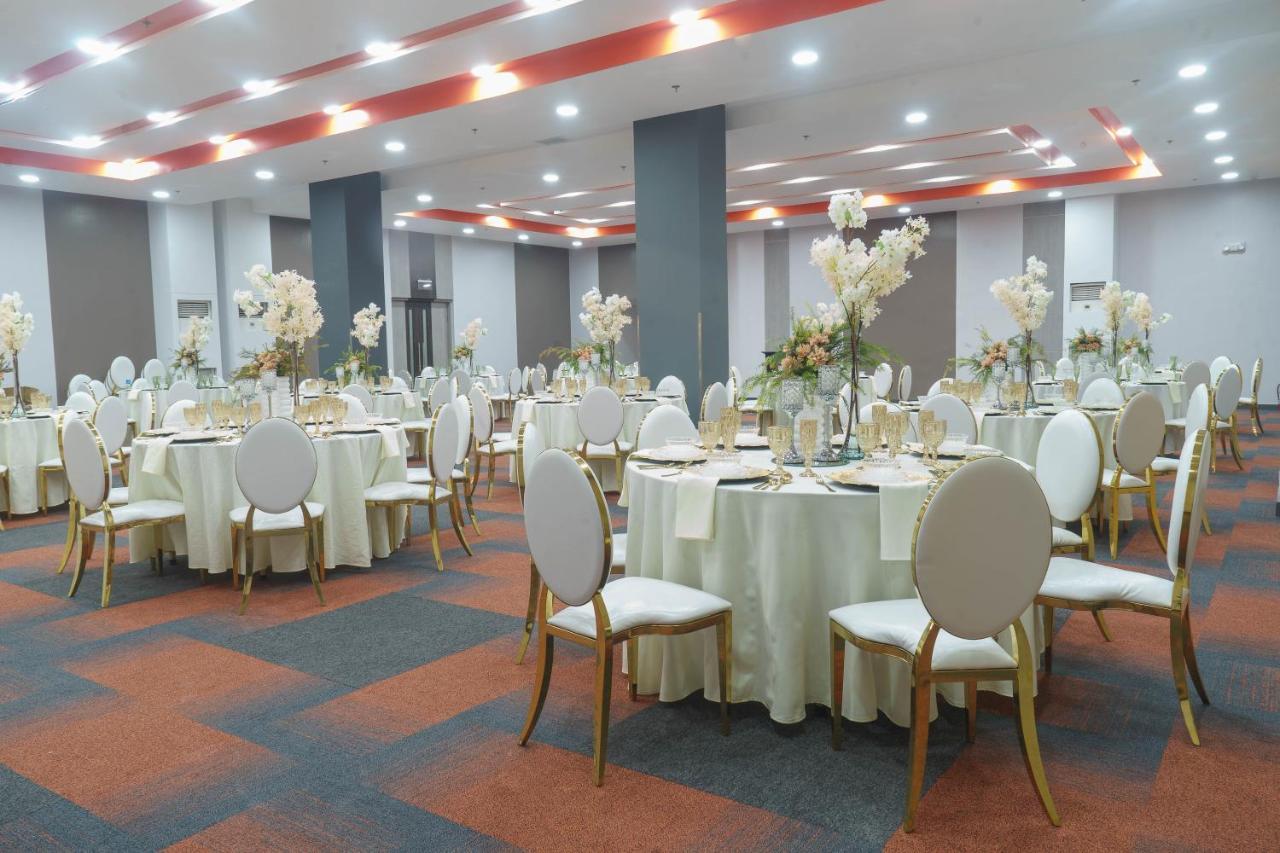 Go Hotels Plus Tuguegarao Bagian luar foto