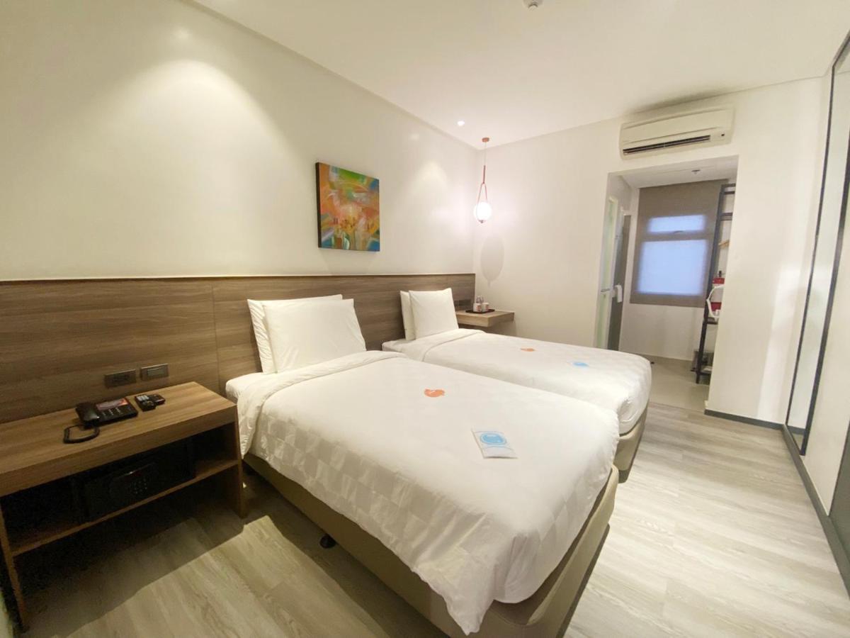Go Hotels Plus Tuguegarao Bagian luar foto