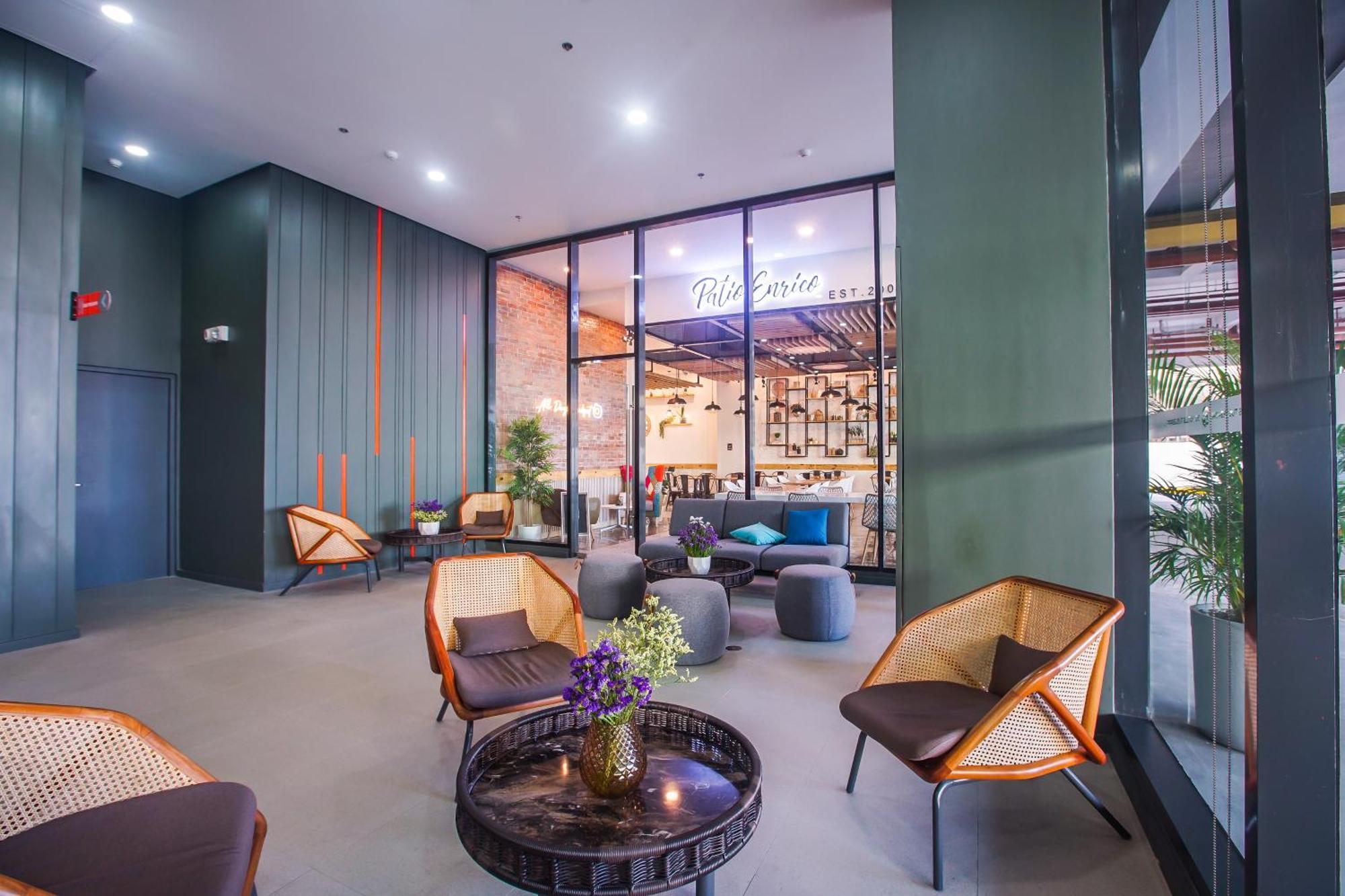 Go Hotels Plus Tuguegarao Bagian luar foto